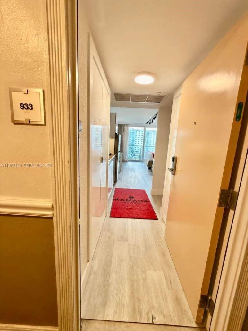 19201 Collins Ave , Unit 933, Sunny Isles Beach, FL 33160 Photo