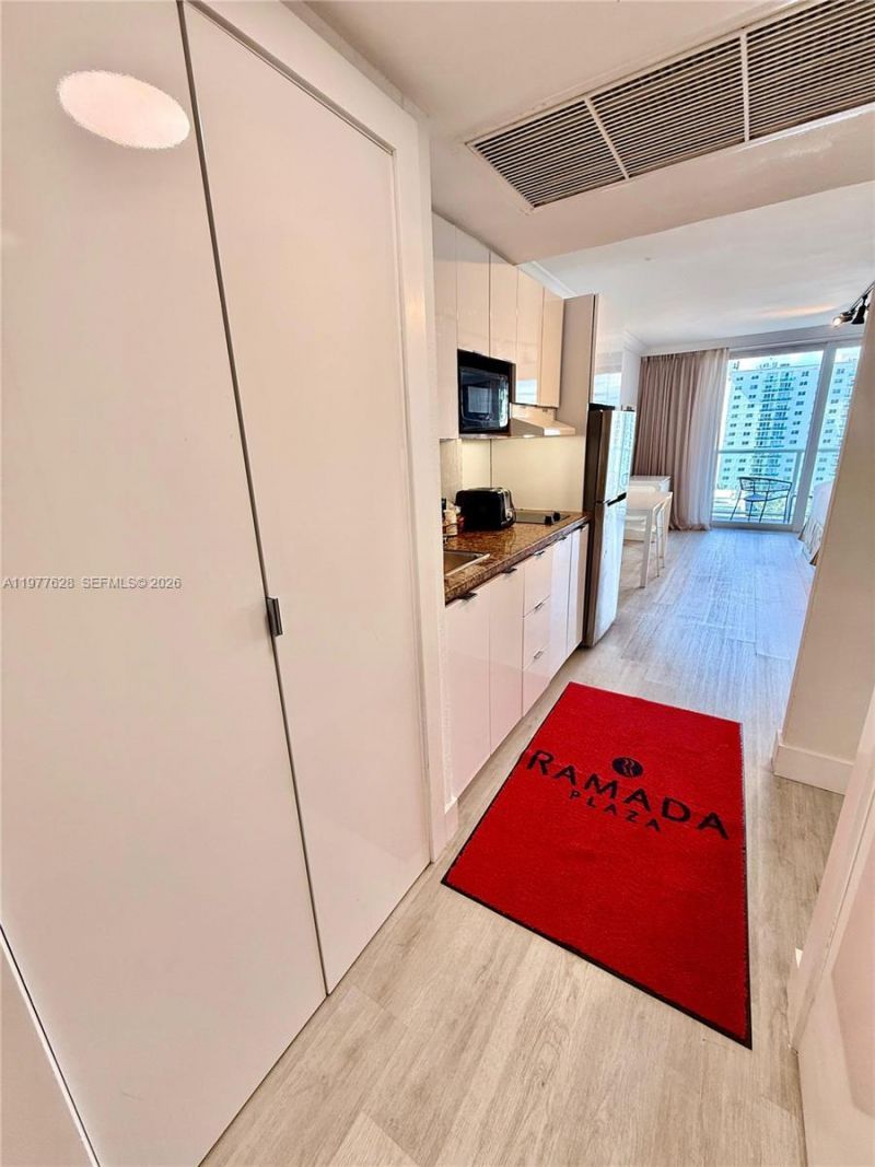 19201 Collins Ave , Unit 933, Sunny Isles Beach, FL 33160 Photo