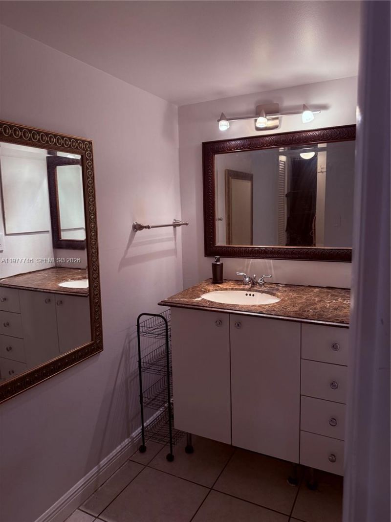 3475 N Country Club Dr , Unit 409, Aventura, FL 33180 Photo