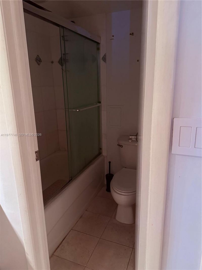 3475 N Country Club Dr , Unit 409, Aventura, FL 33180 Photo