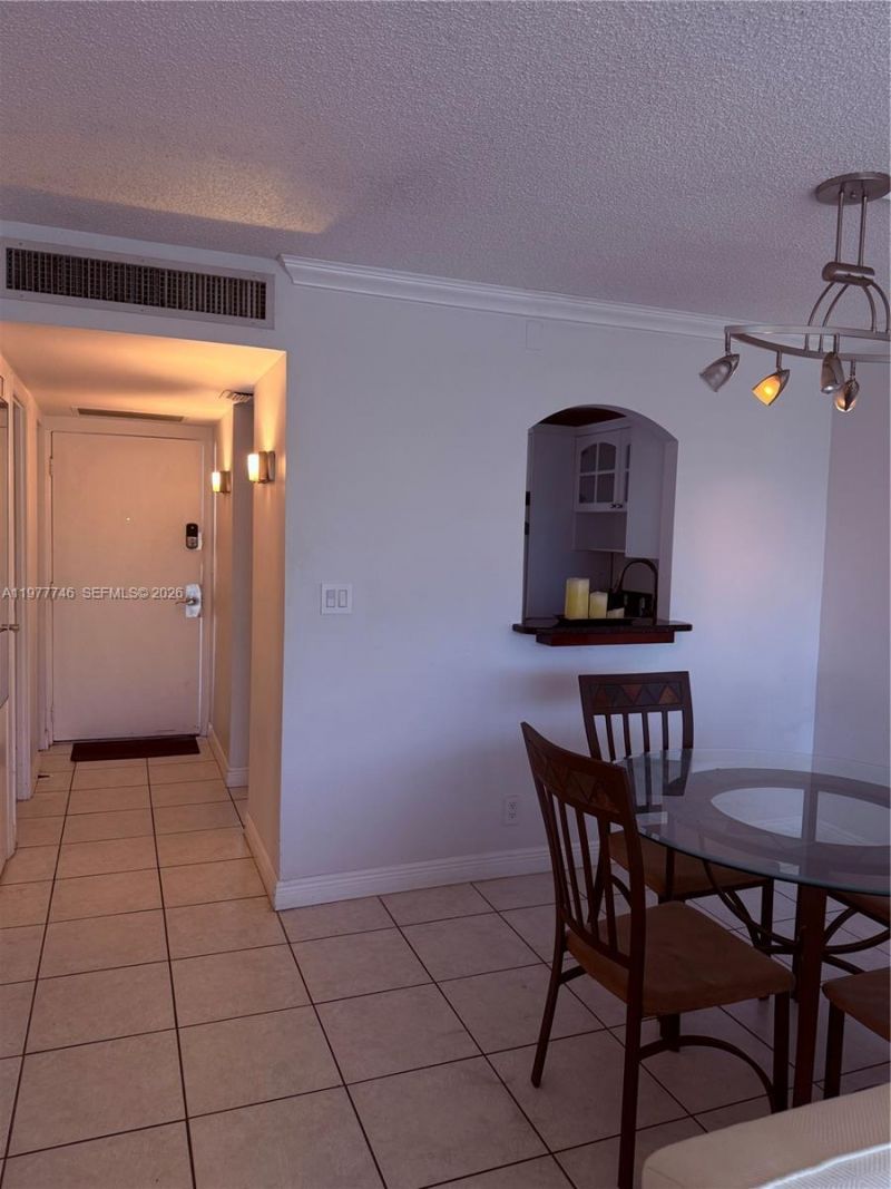 3475 N Country Club Dr , Unit 409, Aventura, FL 33180 Photo