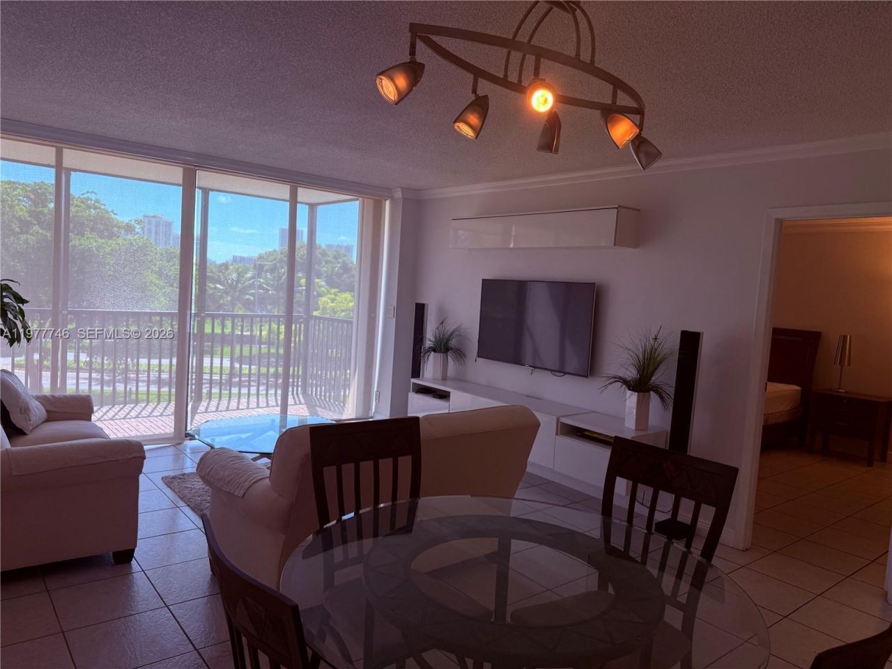 3475 N Country Club Dr , Unit 409, Aventura, FL 33180 Photo