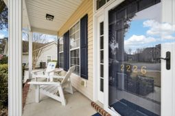 2226 Sandtuck Circle photo 4