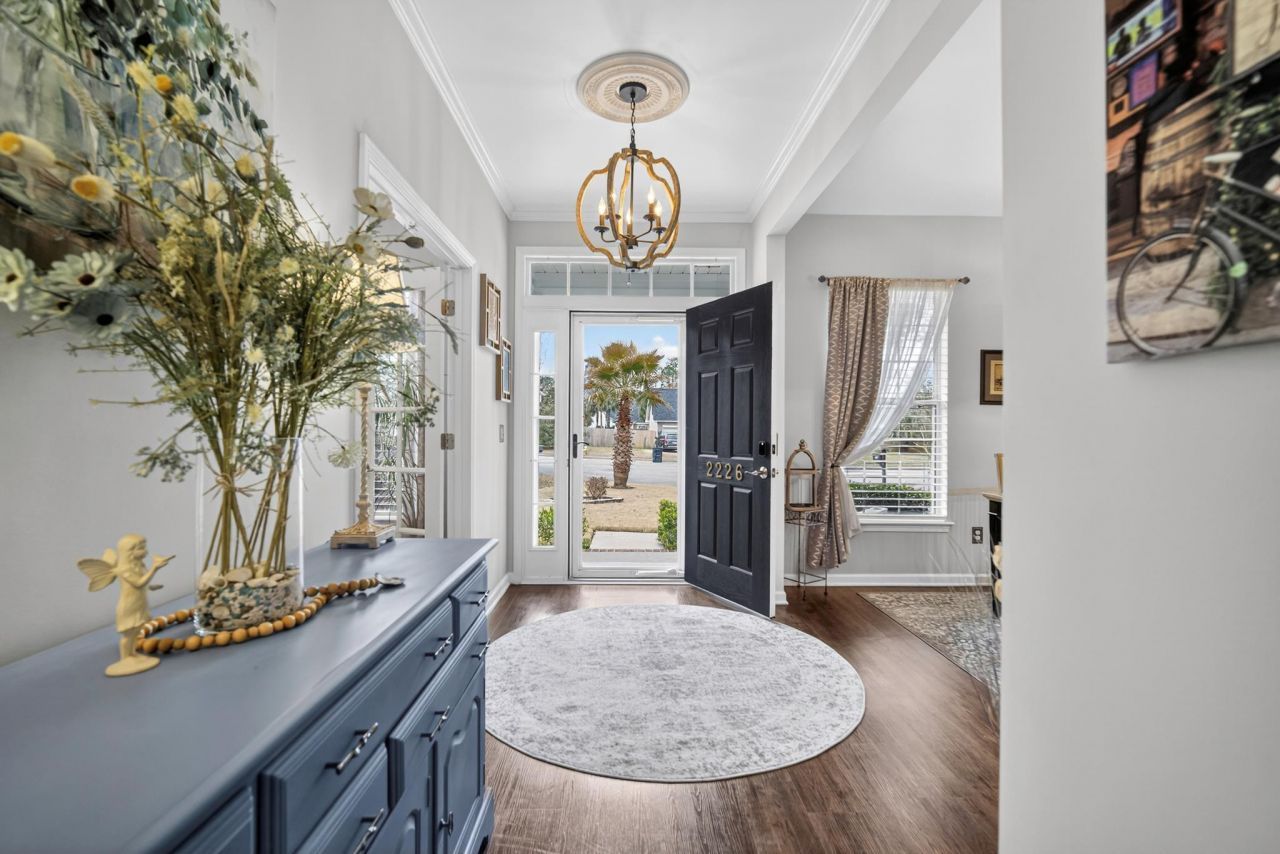 2226 Sandtuck Circle Photo 4