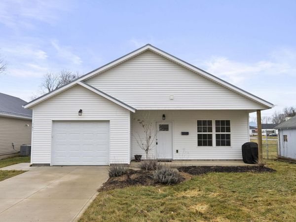 161 E Postal Avenue, Newark, OH 43055