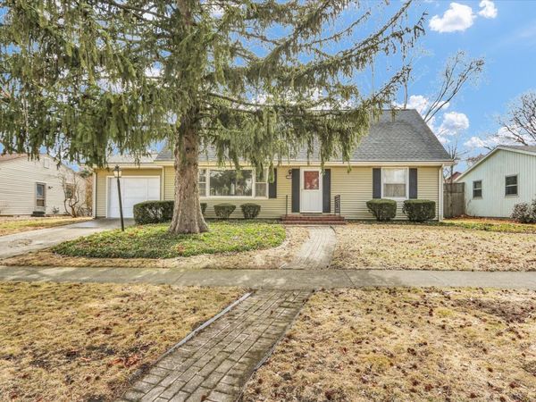 2205 Southmoor Drive, Champaign, IL 61821