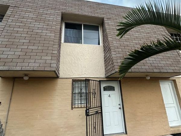 10902 SW 2nd St , Unit 4F, Sweetwater, FL 33174