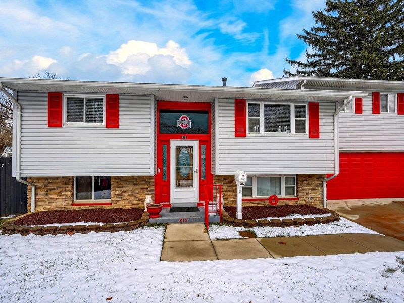 912 Maurine Drive, Columbus, OH 43228 Photo 1