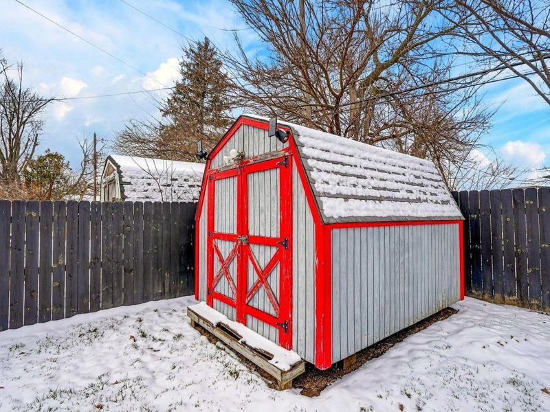 912 Maurine Drive, Columbus, OH 43228 Photo 14