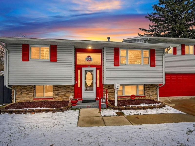 912 Maurine Drive, Columbus, OH 43228 Photo 2