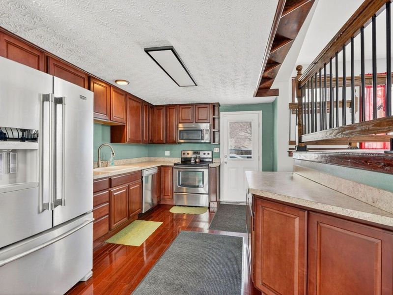 912 Maurine Drive, Columbus, OH 43228 Photo 21