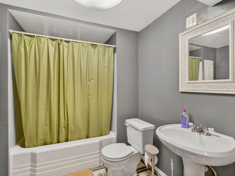 912 Maurine Drive, Columbus, OH 43228 Photo 42