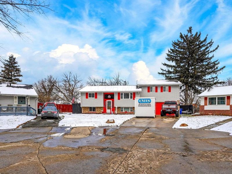 912 Maurine Drive, Columbus, OH 43228 Photo 9