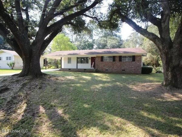 1242 W 18th Street, Laurel, MS 39440