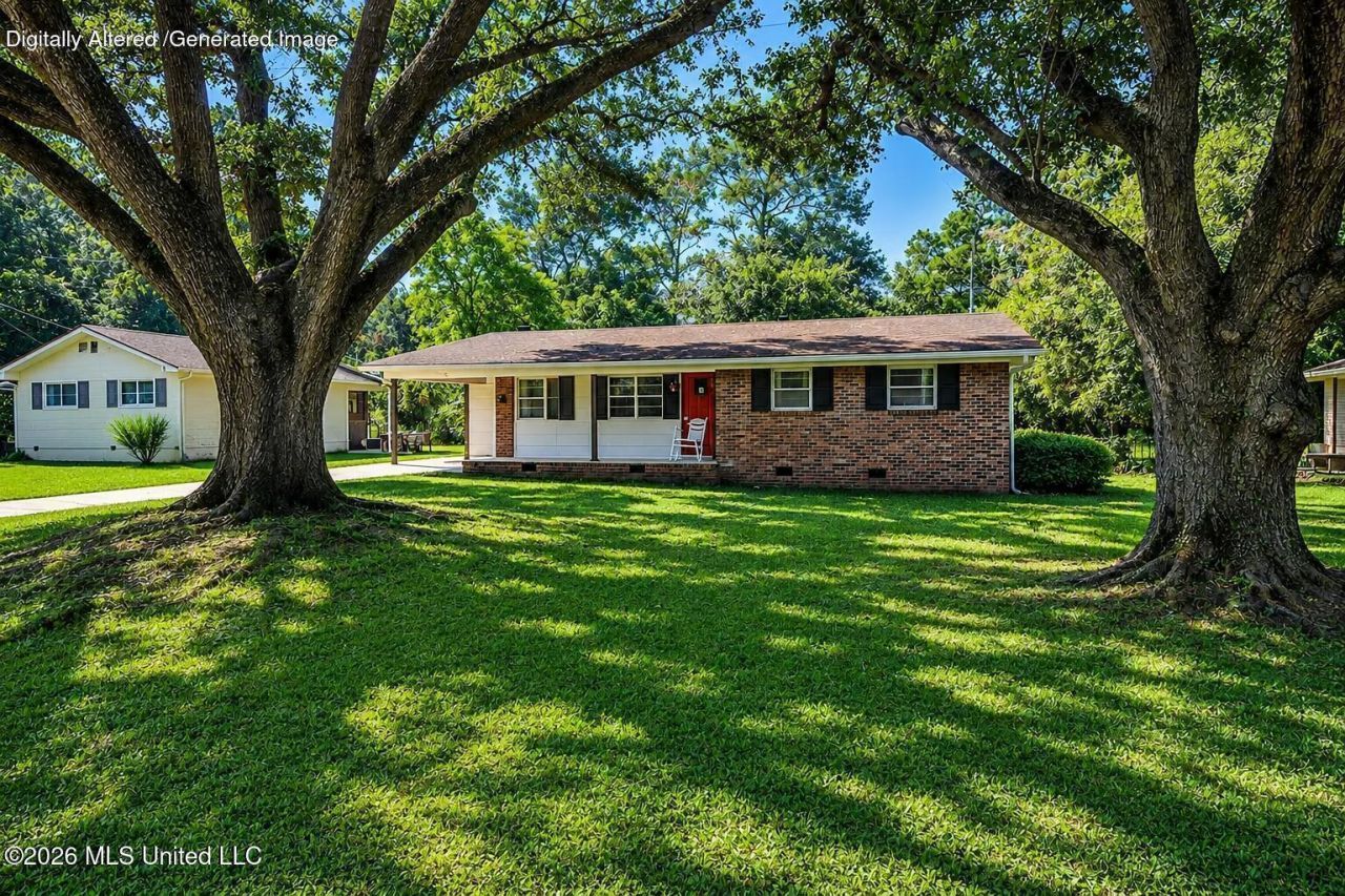 1242 W 18th Street, Laurel, MS 39440 Main Photo