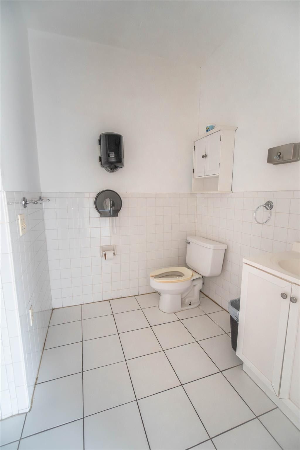 49 N Federal Hwy, Dania Beach, FL 33004 Photo