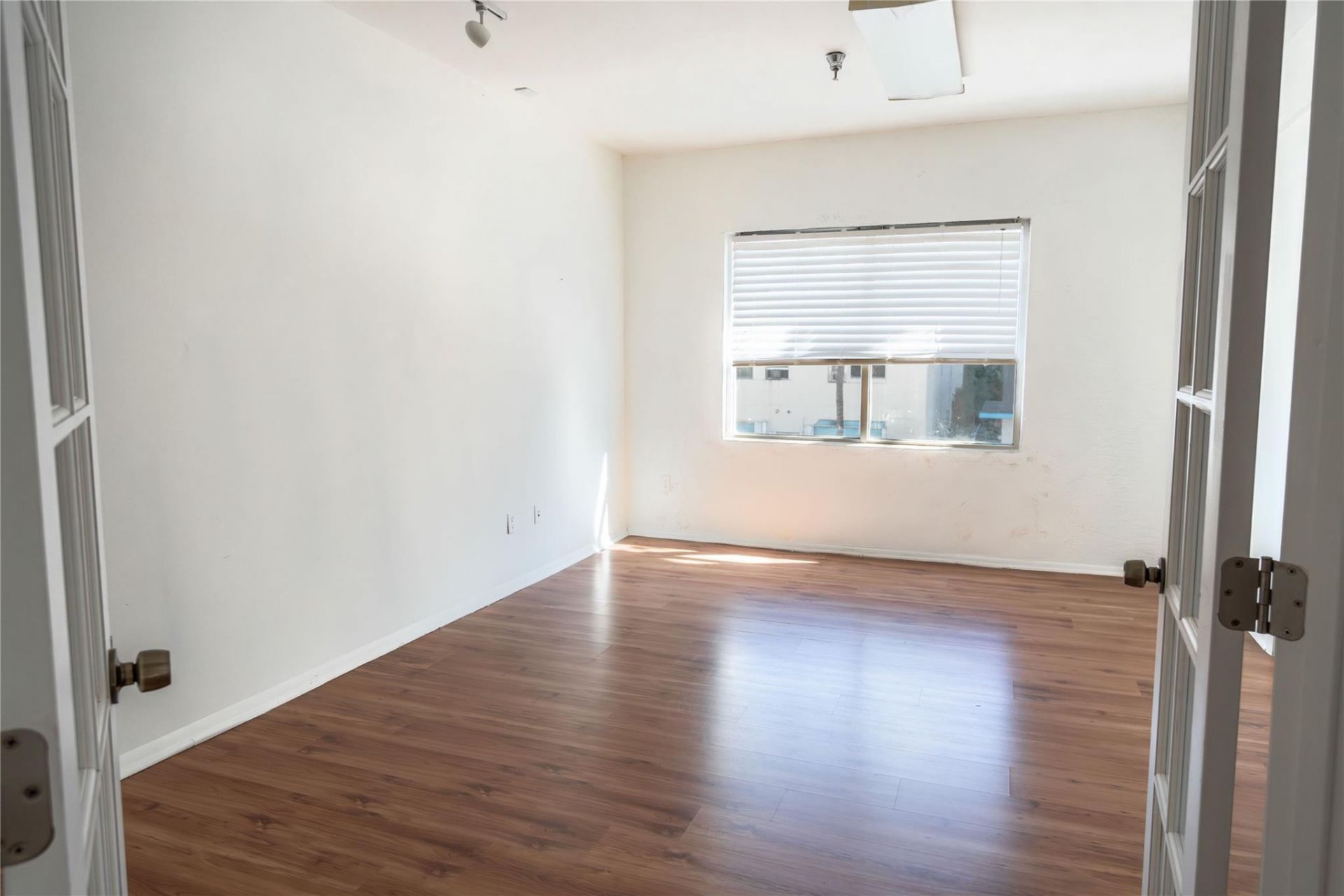 49 N Federal Hwy, Dania Beach, FL 33004 Photo