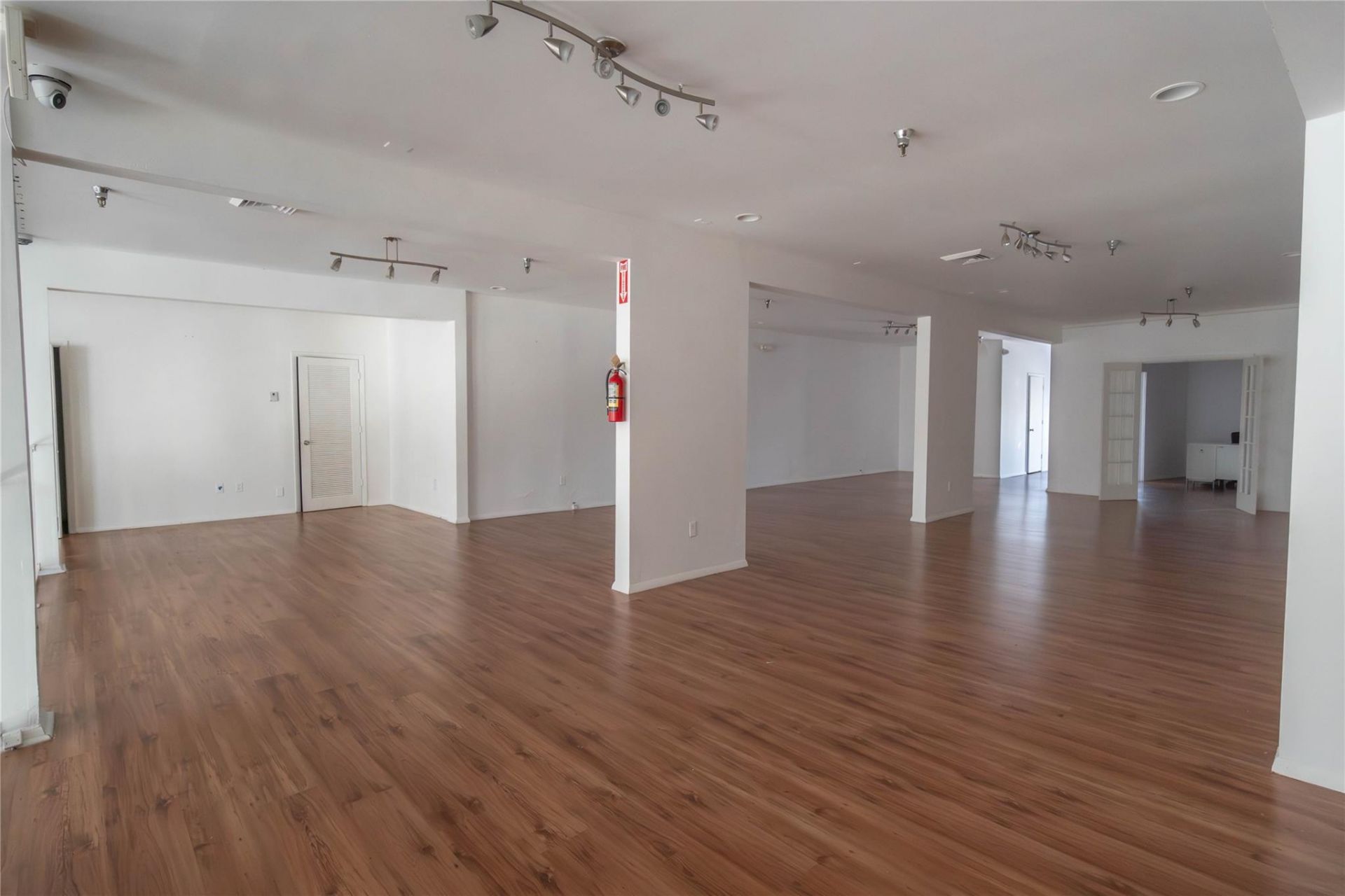 49 N Federal Hwy, Dania Beach, FL 33004 Photo