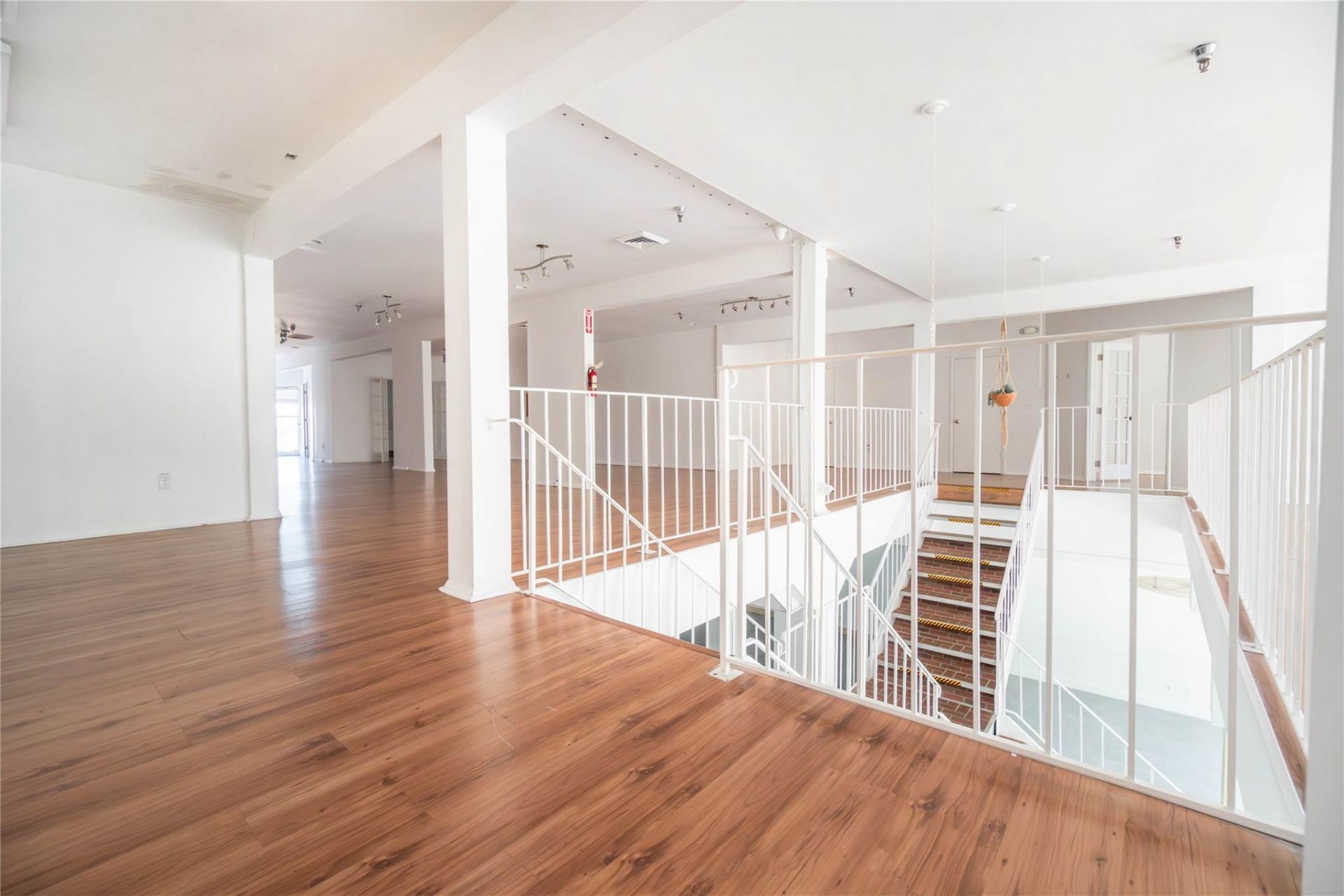 49 N Federal Hwy, Dania Beach, FL 33004 Photo