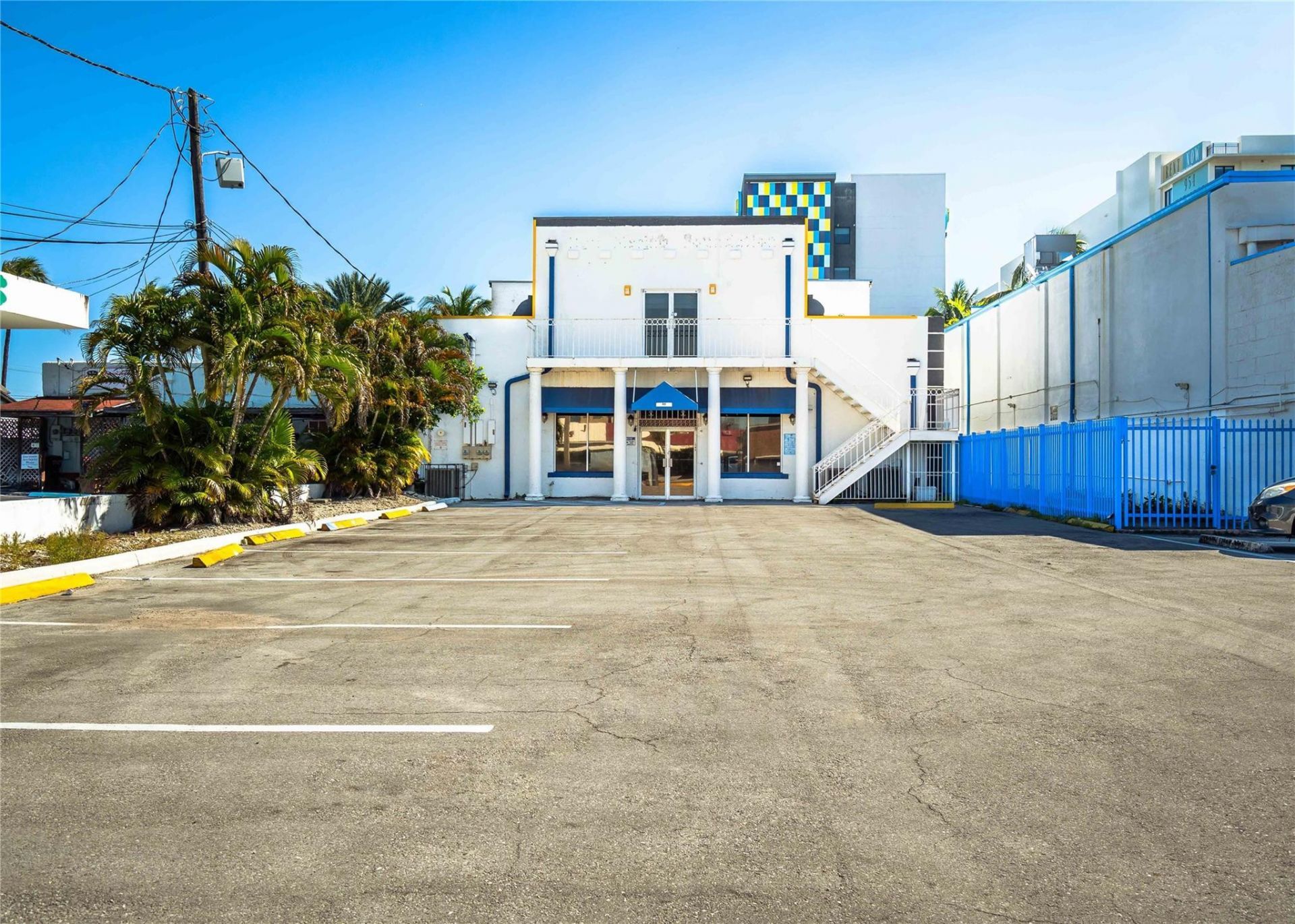 49 N Federal Hwy, Dania Beach, FL 33004 Photo