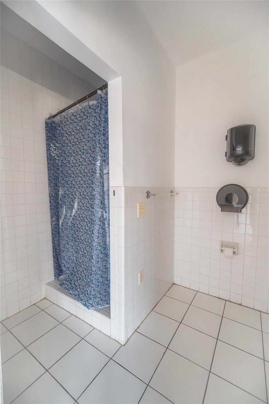 49 N Federal Hwy, Dania Beach, FL 33004 Photo