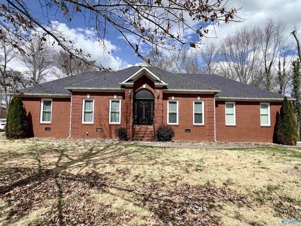 115 Beechnut Drive, New Market, AL 35761