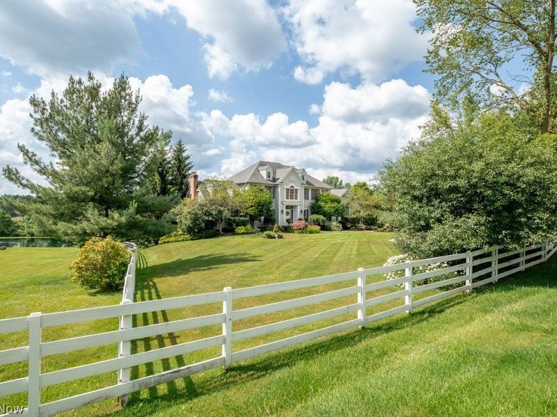 1998 E Hines Hill Road, Hudson, OH 44236 Photo 4