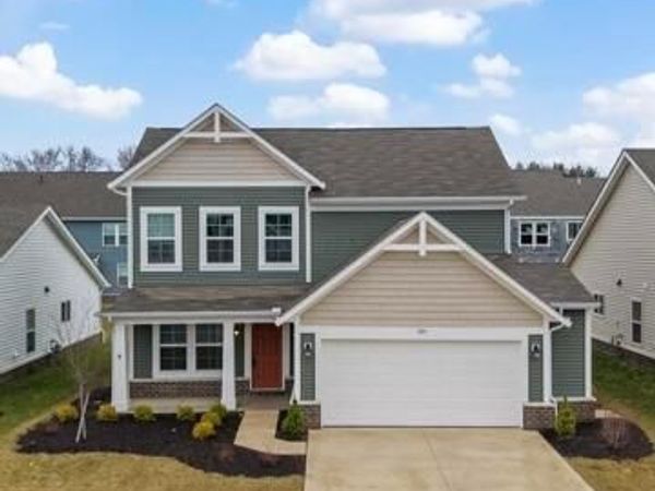 1033 Queen Bee Place, Grove City, OH 43123