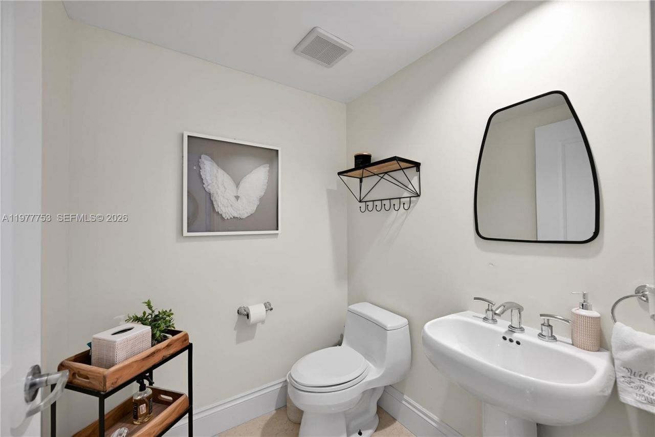 3101 S Ocean Dr , Unit 2807, Hollywood, FL 33019 Photo