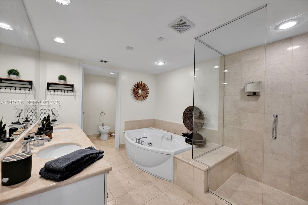 3101 S Ocean Dr , Unit 2807, Hollywood, FL 33019 Photo