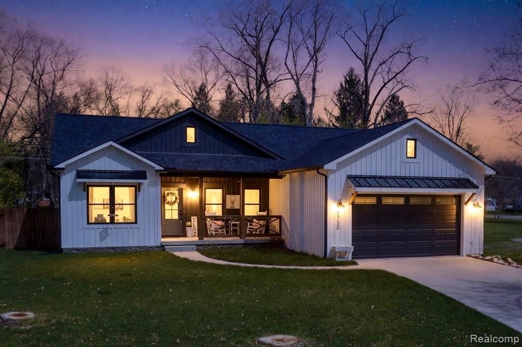 5730 Crescent Road, Waterford Township, MI 48327 Main Photo