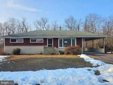 26 EISENHOWER BOULEVARD , DUNCANNON, PA 17020