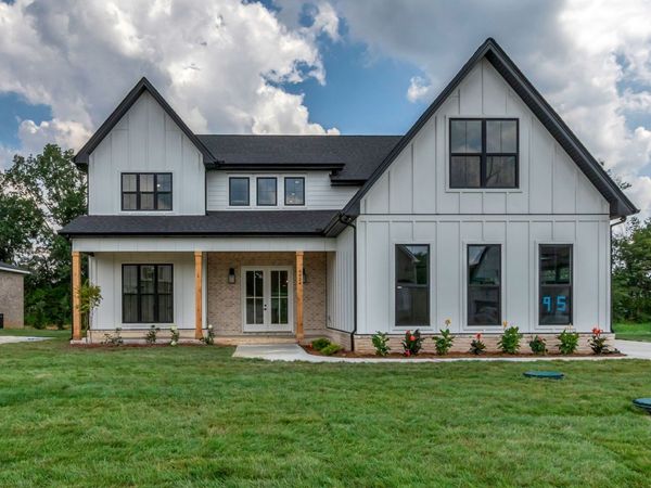 2716 Canton Dr, Murfreesboro, TN 37129