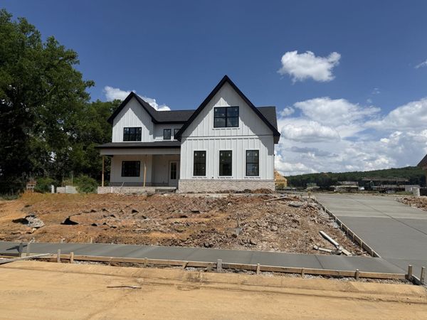 2716 Canton Dr, Murfreesboro, TN 37129