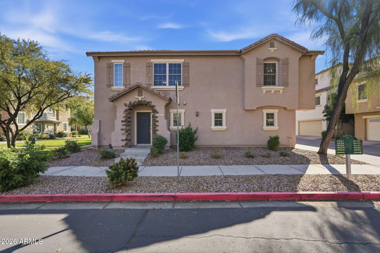 5617 S 21st Place, Phoenix, AZ 85040 Main Photo