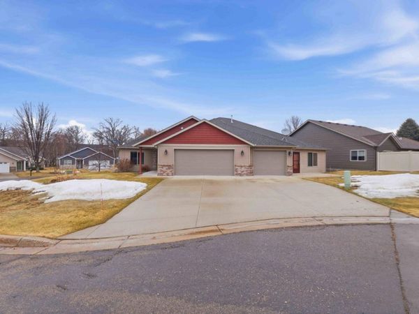932 Oak Pond Court, Sartell, MN 56377