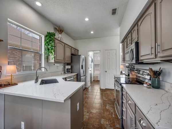 5820 Madison Drive , The Colony, TX 75056