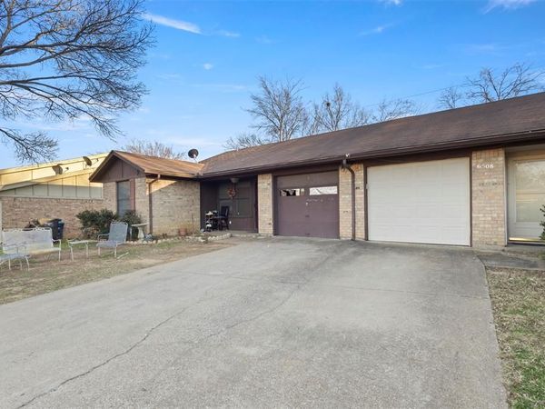 6510 Oak Forest Court, Fort Worth, TX 76112