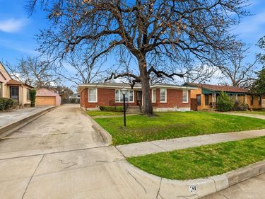 3013 Primrose Avenue, Fort Worth, TX 76111