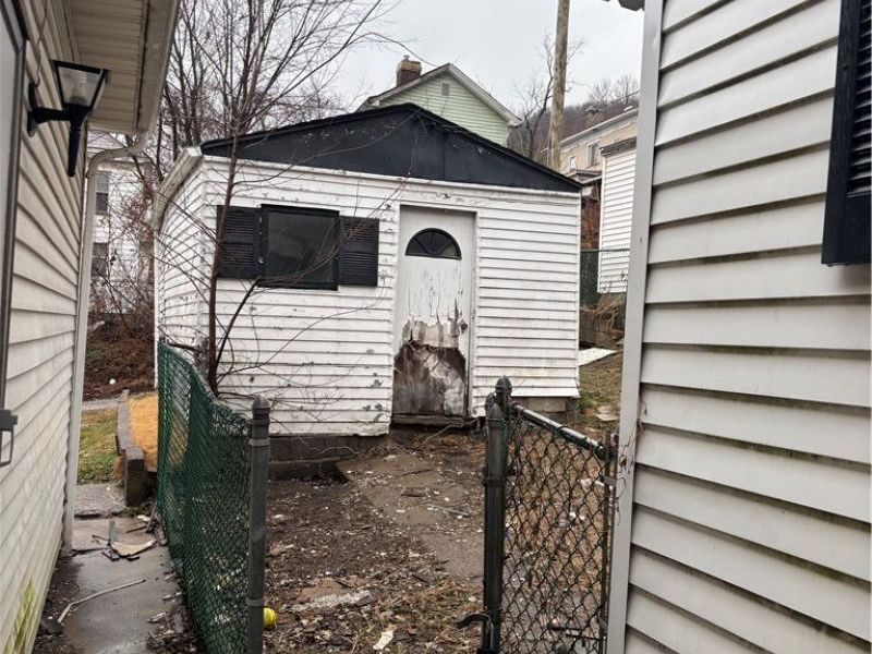 911 May Street, East Liverpool, OH 43920 Photo 9