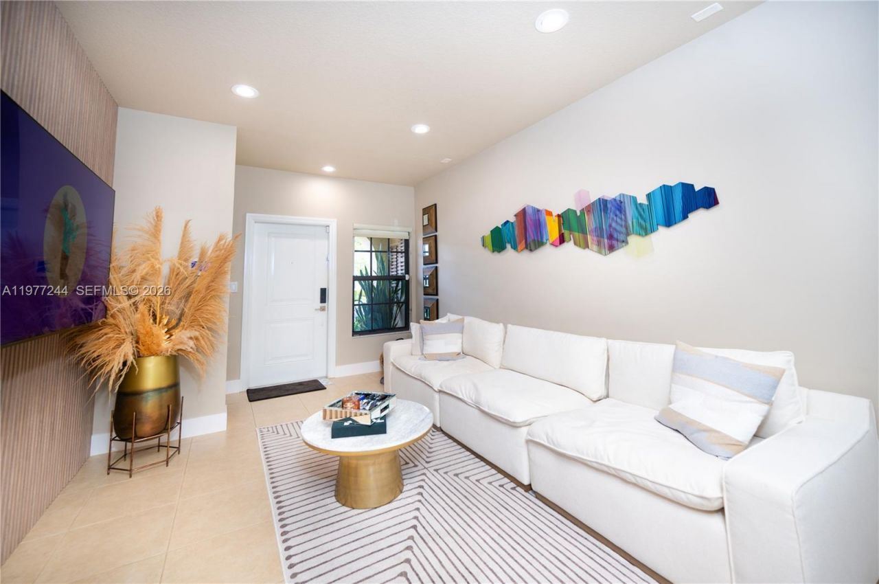 340 NE 194th Ln, Miami, FL 33179 Photo