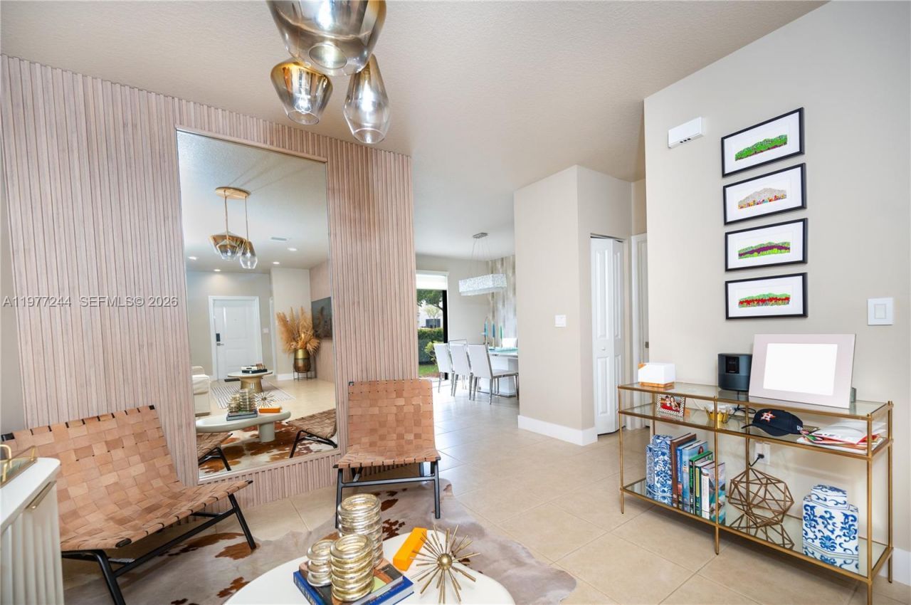 340 NE 194th Ln, Miami, FL 33179 Photo