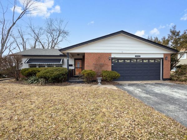 18842 Castle Road, Homewood, IL 60430