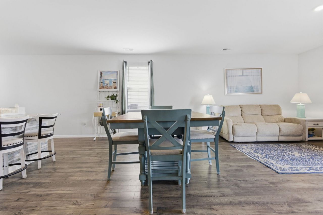 2083 Ainsley Dr. Photo 12