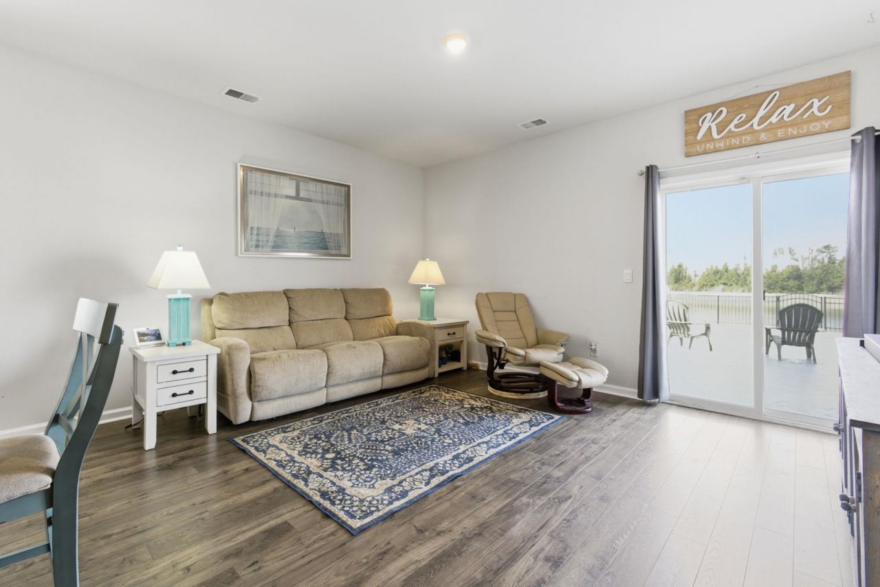 2083 Ainsley Dr. Photo 13