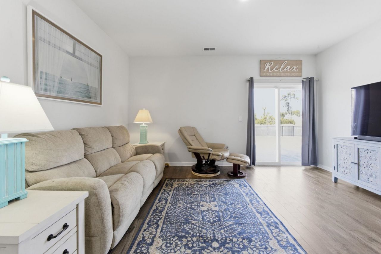 2083 Ainsley Dr. Photo 14