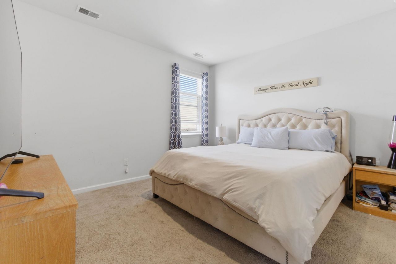 2083 Ainsley Dr. Photo 15