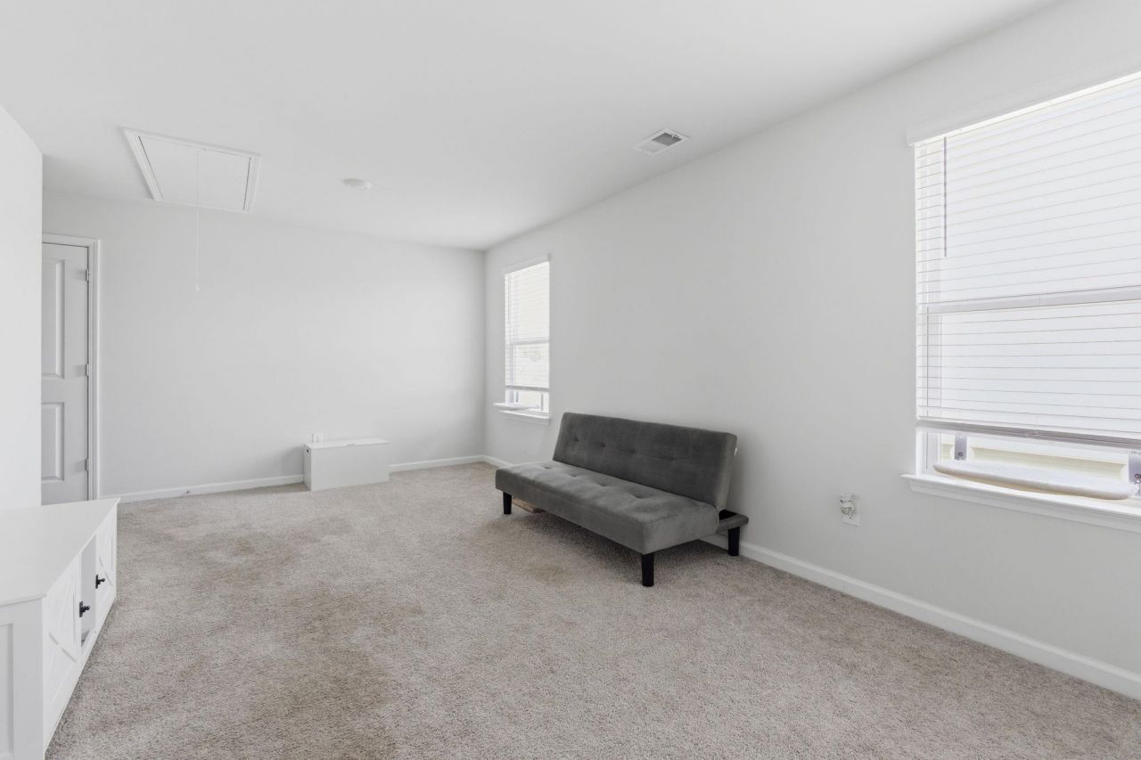 2083 Ainsley Dr. Photo 22