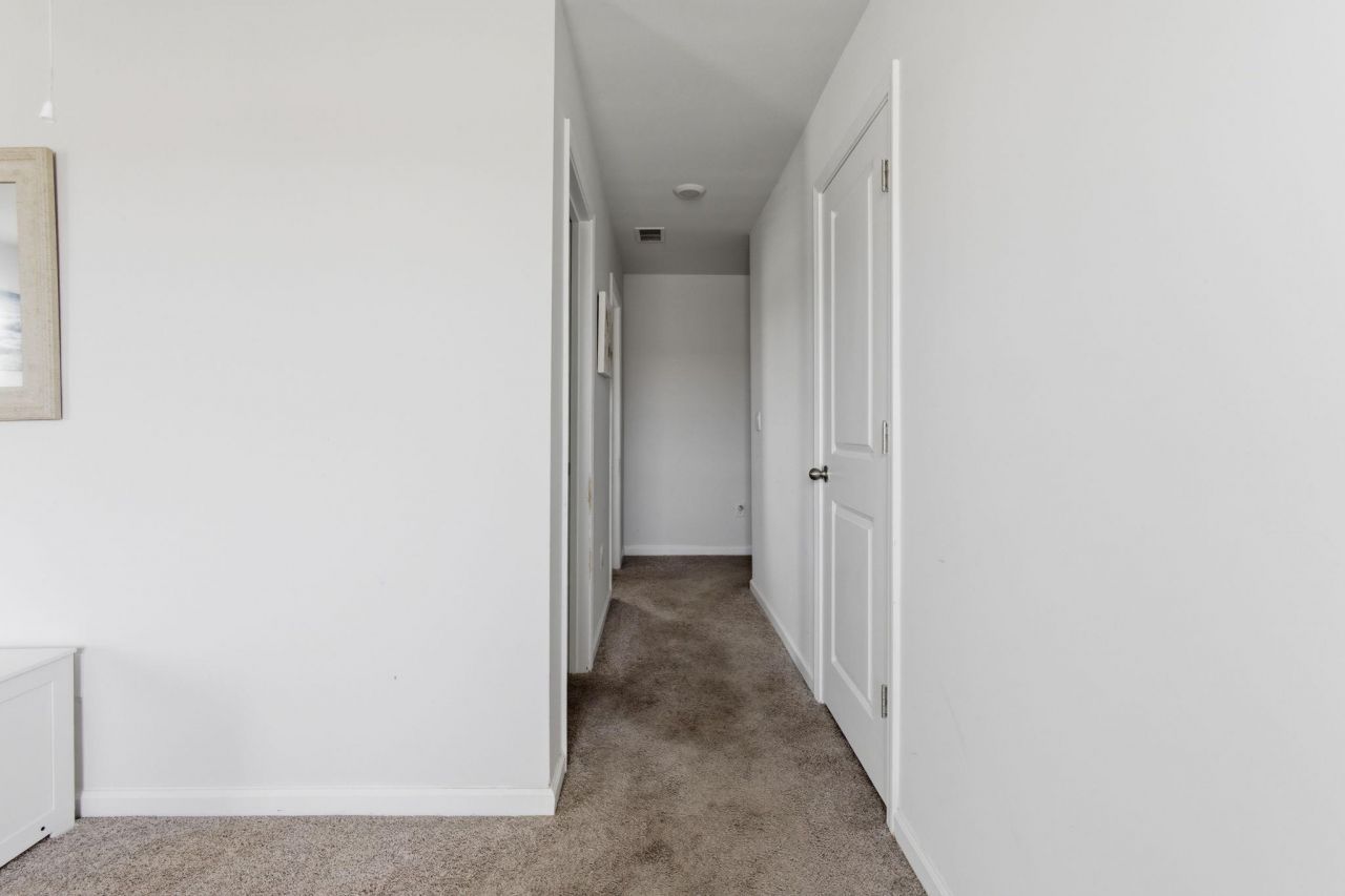 2083 Ainsley Dr. Photo 24