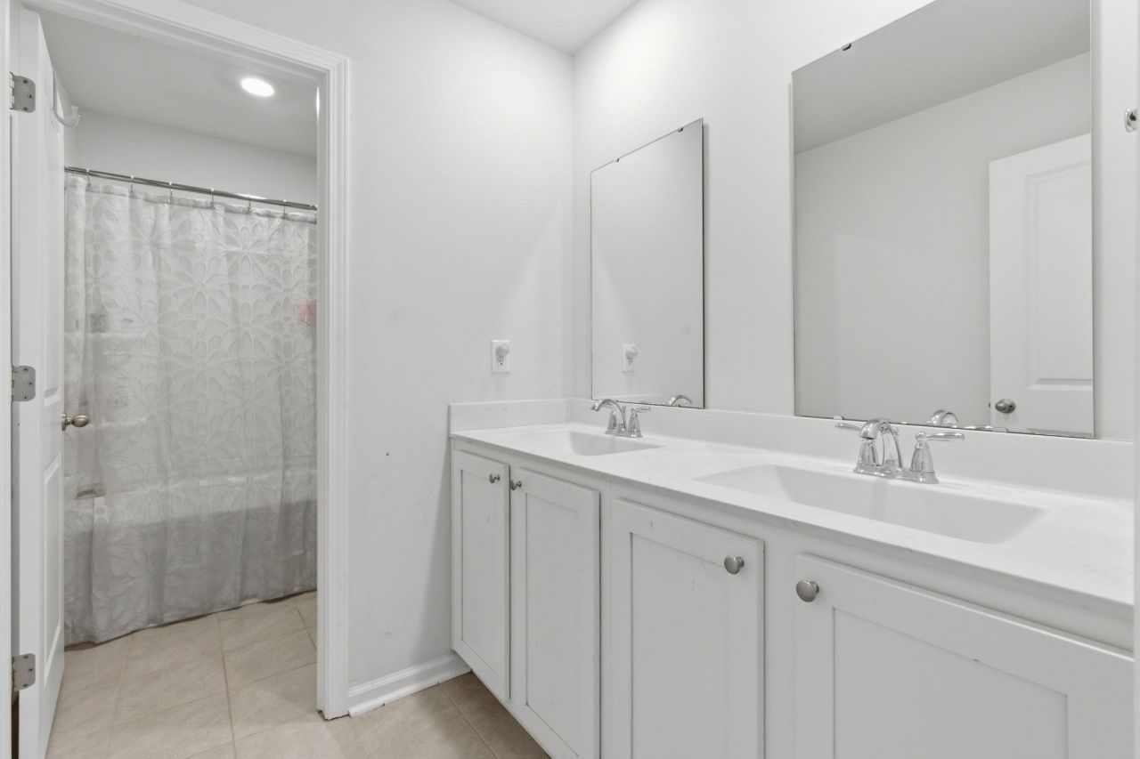 2083 Ainsley Dr. Photo 25